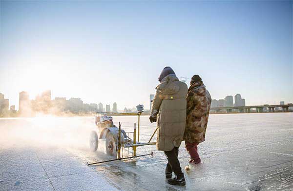 哈(hā)爾濱冬季采(cǎi)冰 采冰工具(jù)