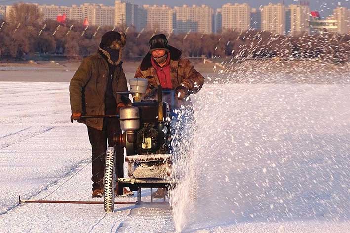 哈爾濱冬(dong)季采冰 采冰(bing)工具