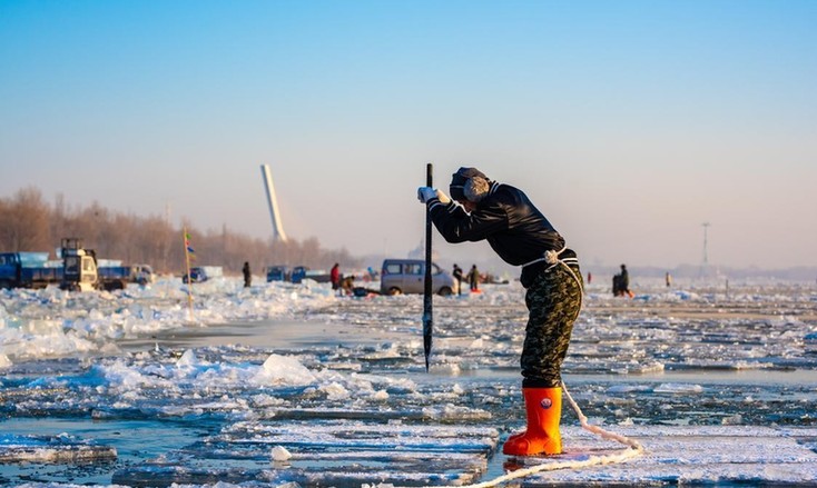 冰蹿 鑿冰(bing)工具